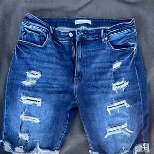 Bermuda length kan can Jean shorts size 33 worn 2-3 times